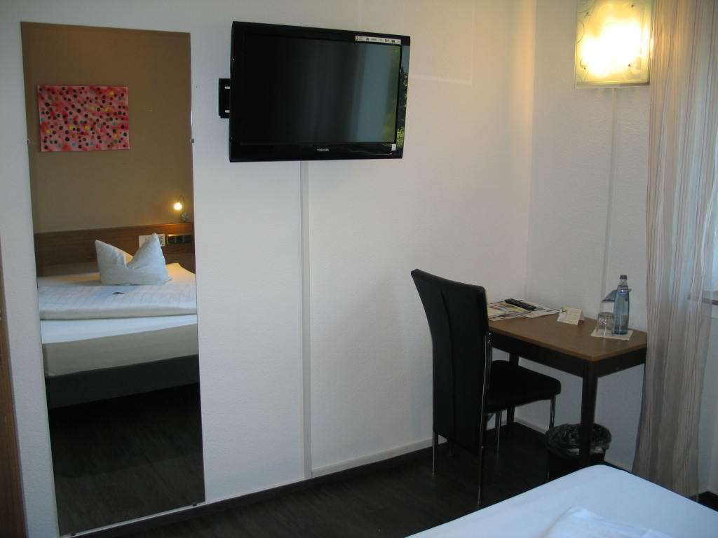 Otto'S Parkhotel Саарлуис Номер фото